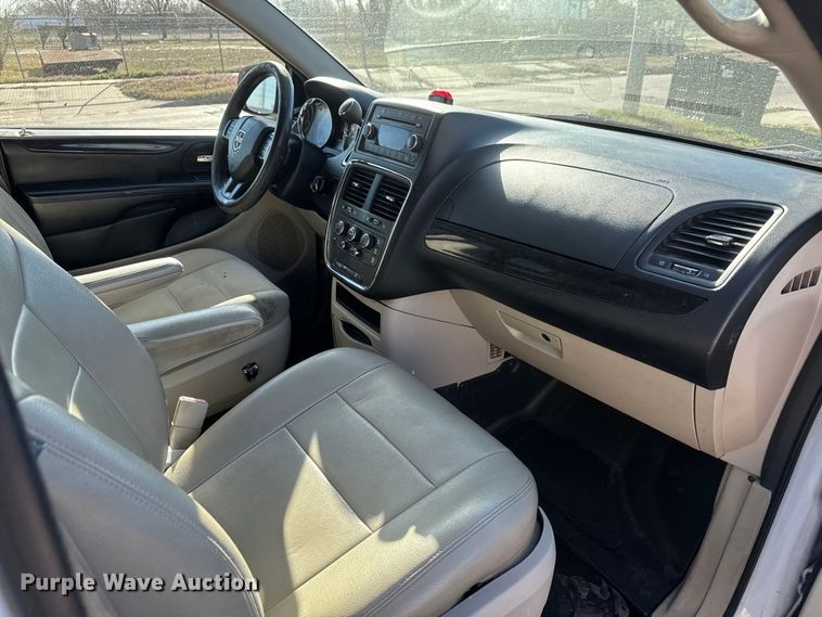 image for item ET1733 2016 Dodge Grand Caravan handicap accessible van