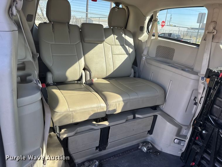 image for item ET1733 2016 Dodge Grand Caravan handicap accessible van