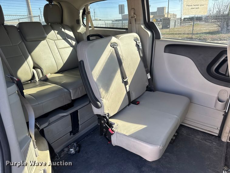 image for item ET1733 2016 Dodge Grand Caravan handicap accessible van
