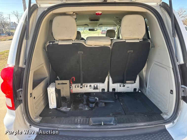 image for item ET1733 2016 Dodge Grand Caravan handicap accessible van