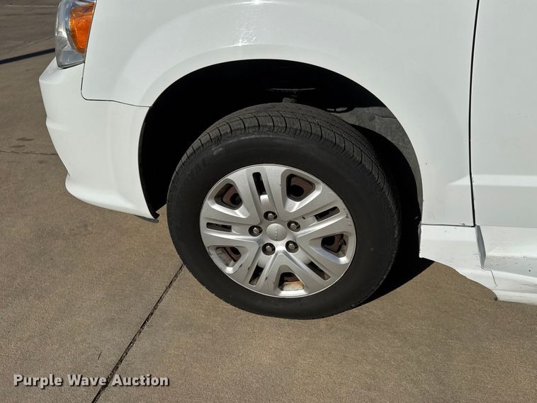 image for item ET1733 2016 Dodge Grand Caravan handicap accessible van