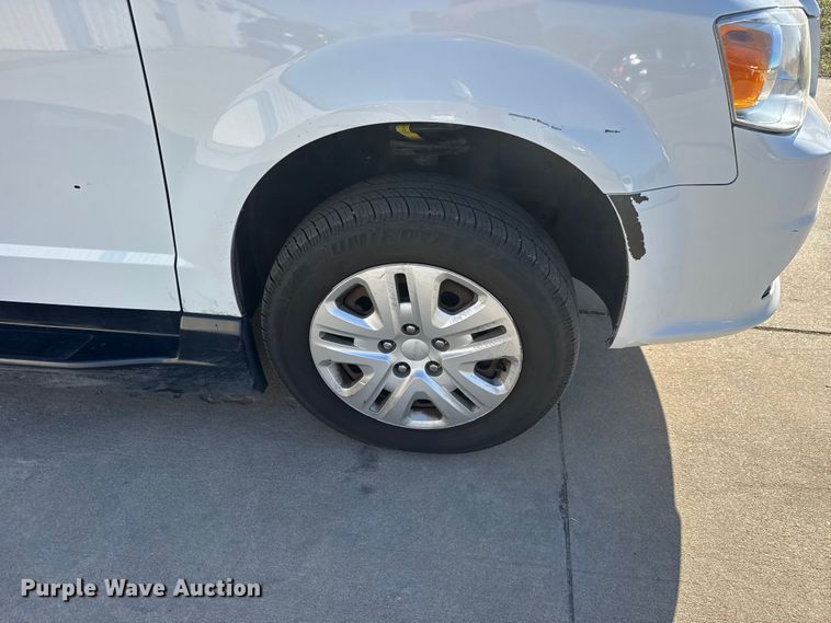 image for item ET1733 2016 Dodge Grand Caravan handicap accessible van