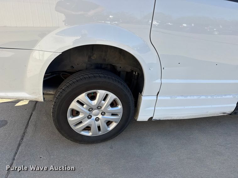 image for item ET1733 2016 Dodge Grand Caravan handicap accessible van