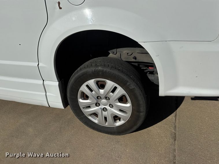 image for item ET1733 2016 Dodge Grand Caravan handicap accessible van