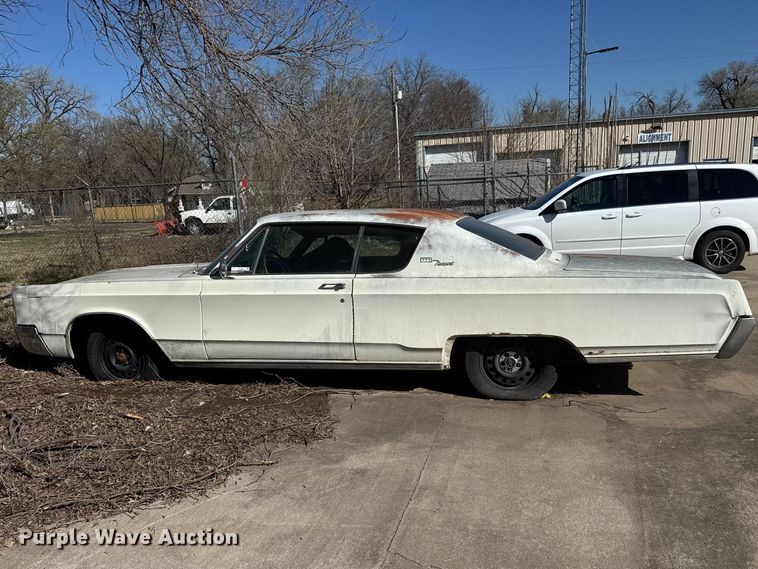 image for item ET1734 1967 Chrysler Newport  