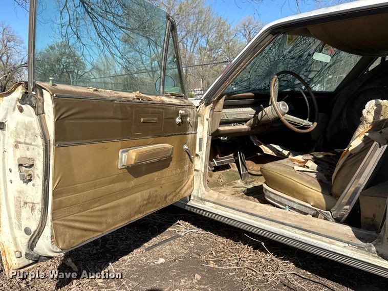 image for item ET1734 1967 Chrysler Newport  