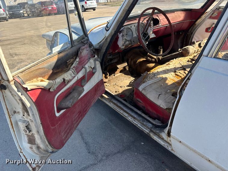 image for item ET1735 1961 Plymouth Valiant V200  