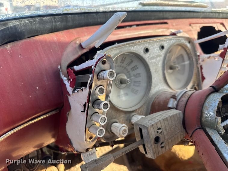 image for item ET1735 1961 Plymouth Valiant V200  