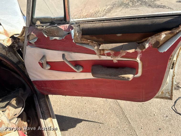 image for item ET1735 1961 Plymouth Valiant V200  