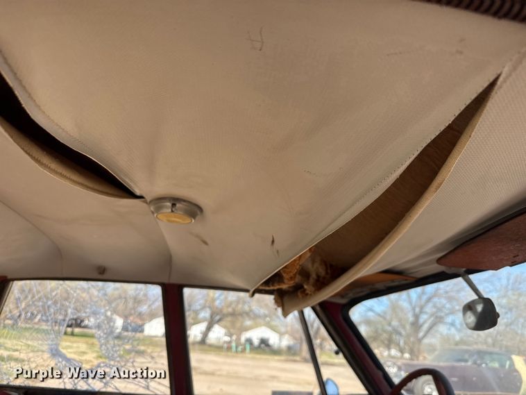 image for item ET1735 1961 Plymouth Valiant V200  