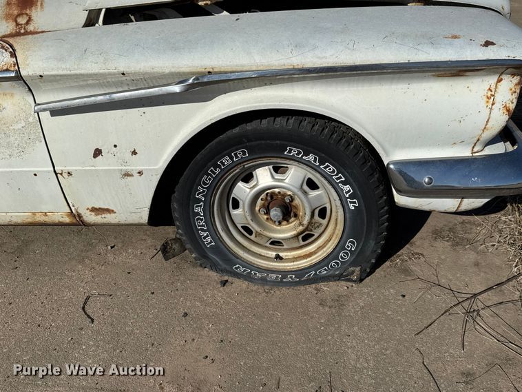 image for item ET1735 1961 Plymouth Valiant V200  