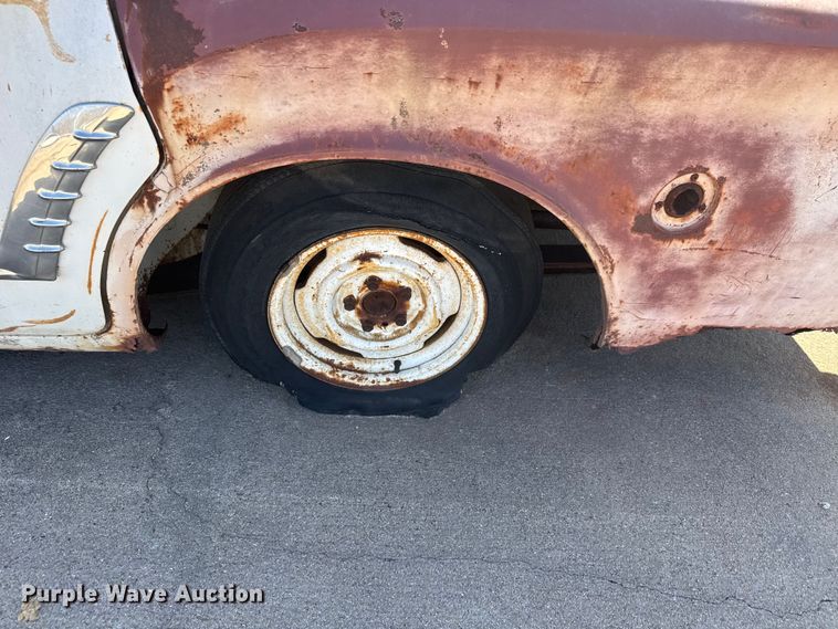 image for item ET1735 1961 Plymouth Valiant V200  