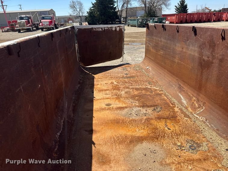 image for item ET1738 Roll-off container