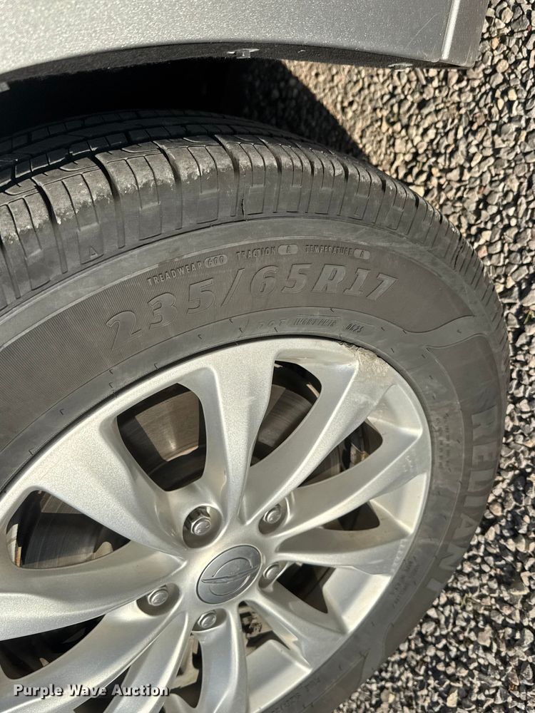 image for item ET1788 2018 Chrysler Pacifica van