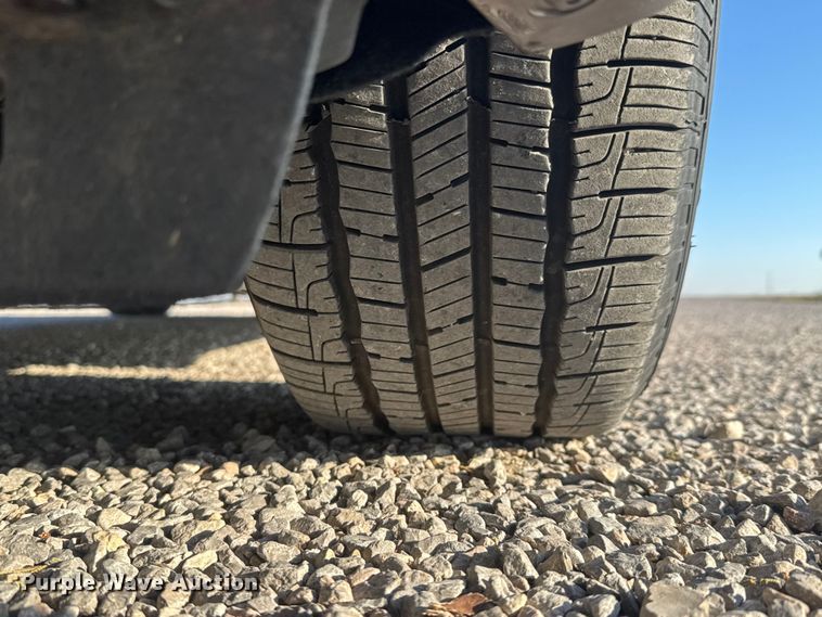 image for item ET1788 2018 Chrysler Pacifica van