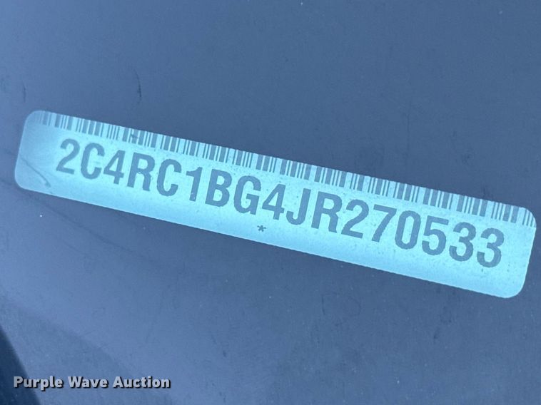 image for item ET1788 2018 Chrysler Pacifica van