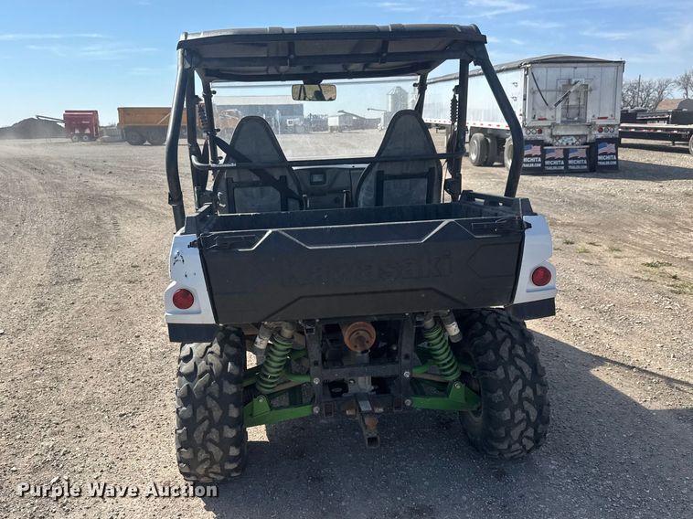image for item ET1799 2015 Kawasaki 800 utility vehicle