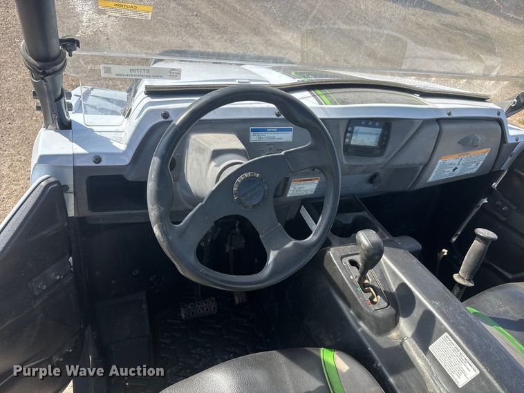 image for item ET1799 2015 Kawasaki 800 utility vehicle