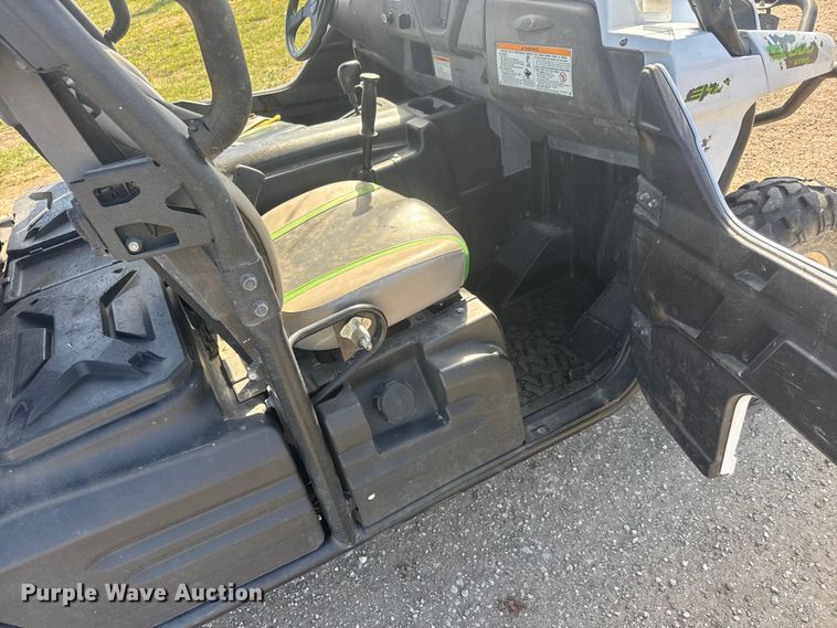 image for item ET1799 2015 Kawasaki 800 utility vehicle