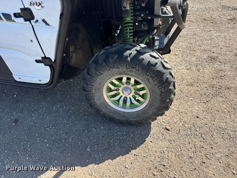 image for item ET1799 2015 Kawasaki 800 utility vehicle