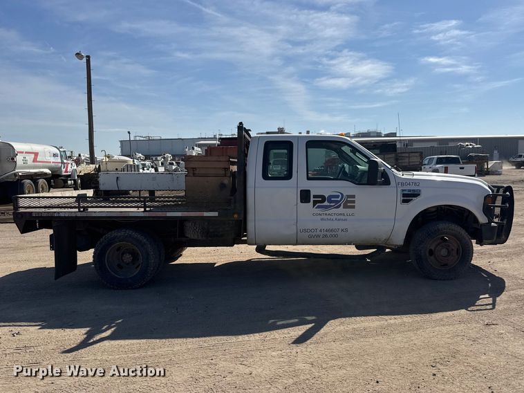 image for item ET1810 2010 Ford F350 Super Duty XL flatbed pickup truck
