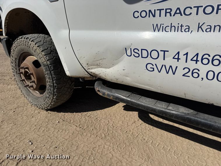 image for item ET1810 2010 Ford F350 Super Duty XL flatbed pickup truck