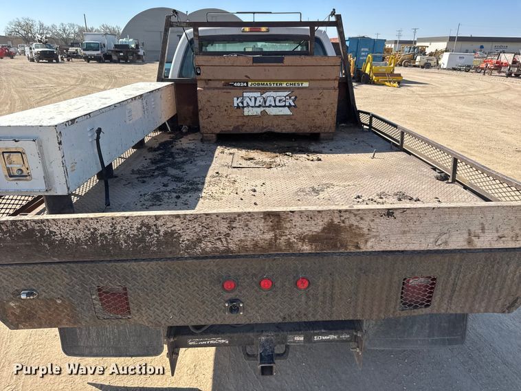 image for item ET1810 2010 Ford F350 Super Duty XL flatbed pickup truck