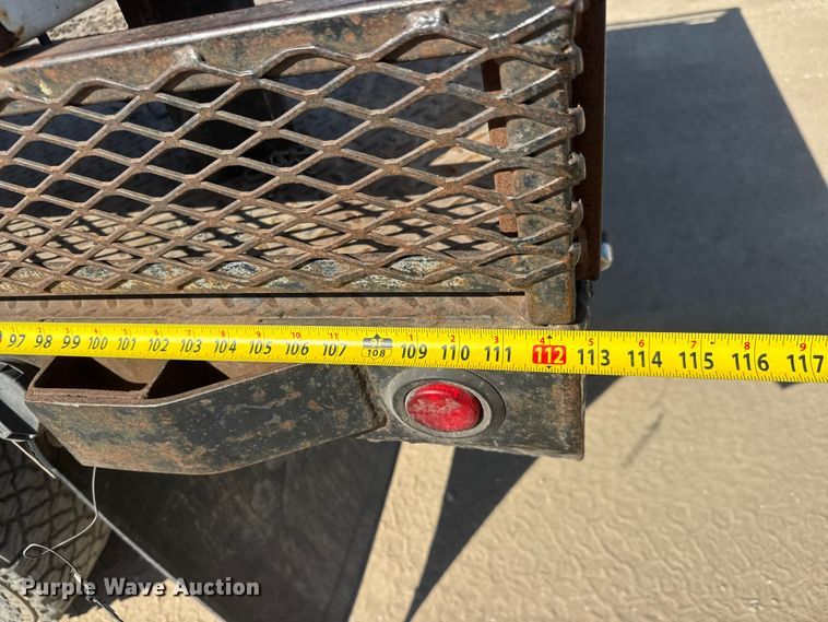 image for item ET1810 2010 Ford F350 Super Duty XL flatbed pickup truck