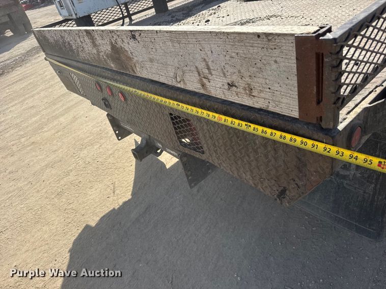 image for item ET1810 2010 Ford F350 Super Duty XL flatbed pickup truck