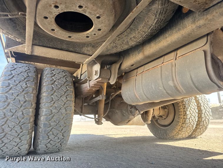 image for item ET1810 2010 Ford F350 Super Duty XL flatbed pickup truck