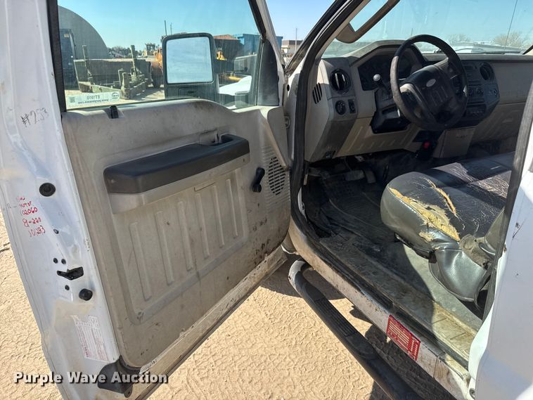 image for item ET1810 2010 Ford F350 Super Duty XL flatbed pickup truck