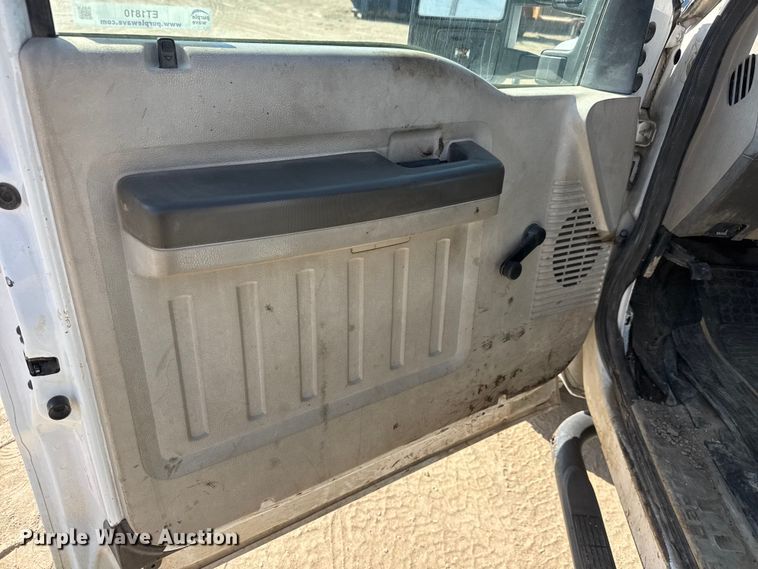 image for item ET1810 2010 Ford F350 Super Duty XL flatbed pickup truck