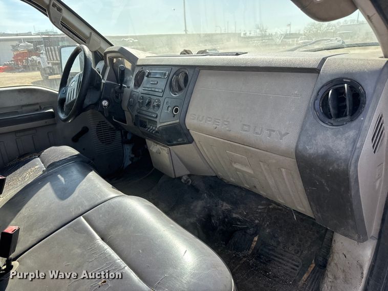 image for item ET1810 2010 Ford F350 Super Duty XL flatbed pickup truck