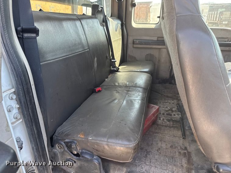 image for item ET1810 2010 Ford F350 Super Duty XL flatbed pickup truck