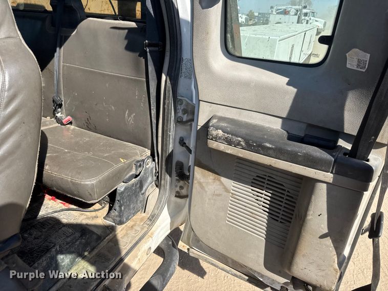 image for item ET1810 2010 Ford F350 Super Duty XL flatbed pickup truck