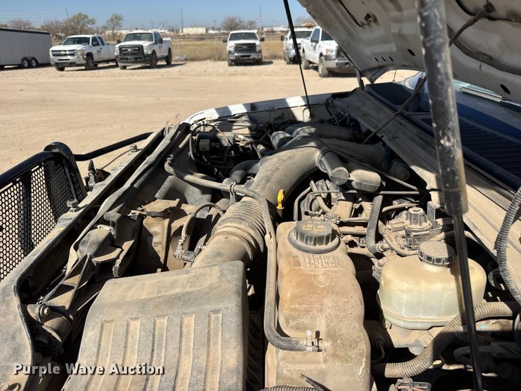 image for item ET1810 2010 Ford F350 Super Duty XL flatbed pickup truck