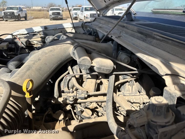 image for item ET1810 2010 Ford F350 Super Duty XL flatbed pickup truck