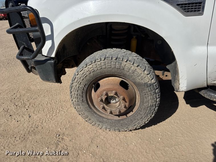 image for item ET1810 2010 Ford F350 Super Duty XL flatbed pickup truck