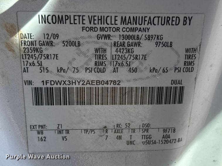 image for item ET1810 2010 Ford F350 Super Duty XL flatbed pickup truck