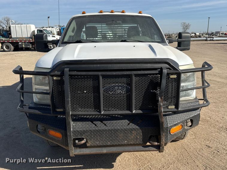 image for item ET1814 2011 Ford F350 Super Duty Ext. Cab flatbed pickup truck
