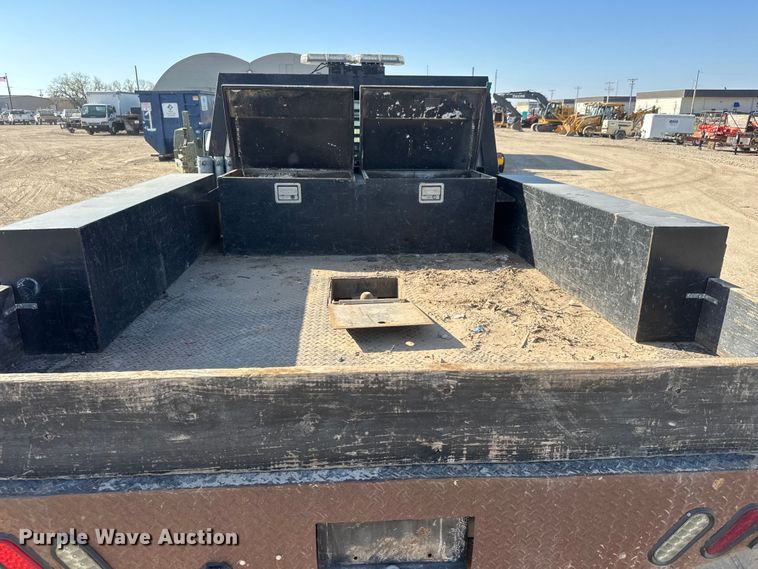 image for item ET1814 2011 Ford F350 Super Duty Ext. Cab flatbed pickup truck