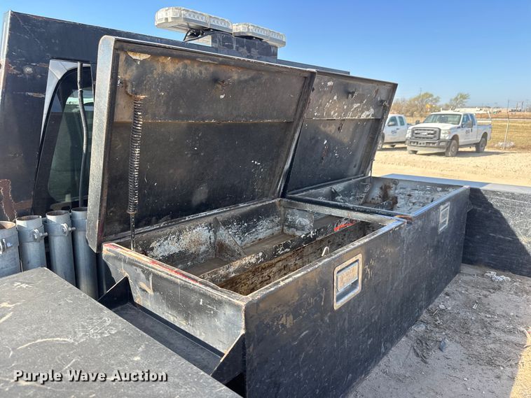 image for item ET1814 2011 Ford F350 Super Duty Ext. Cab flatbed pickup truck