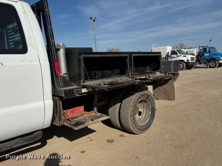 image for item ET1814 2011 Ford F350 Super Duty Ext. Cab flatbed pickup truck