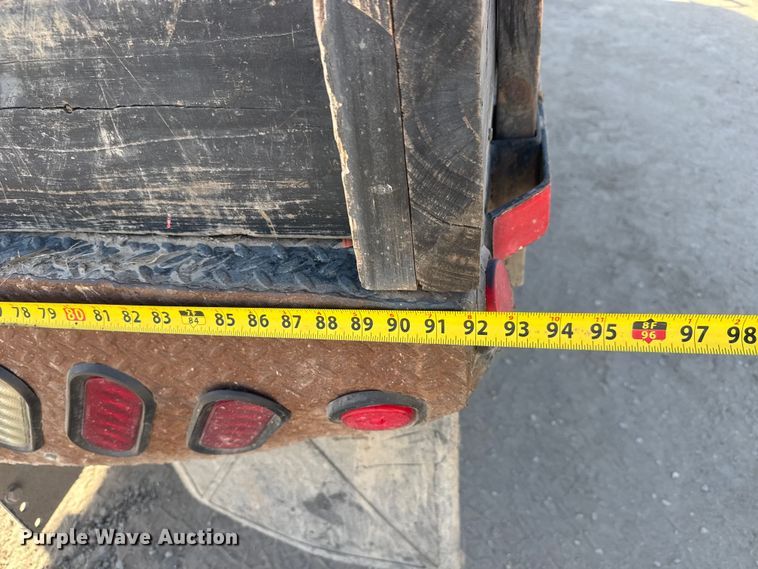 image for item ET1814 2011 Ford F350 Super Duty Ext. Cab flatbed pickup truck