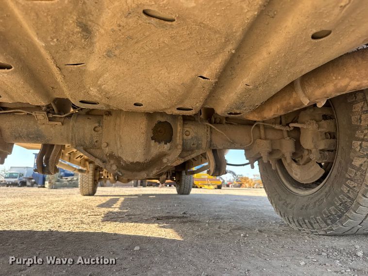 image for item ET1814 2011 Ford F350 Super Duty Ext. Cab flatbed pickup truck