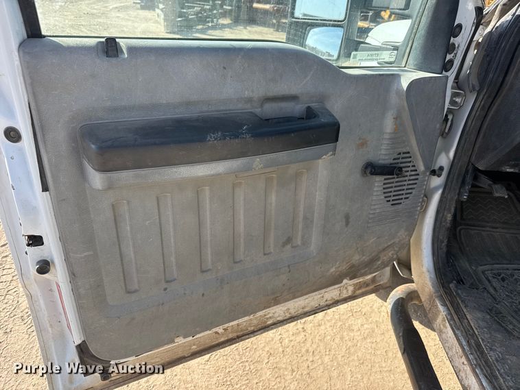 image for item ET1814 2011 Ford F350 Super Duty Ext. Cab flatbed pickup truck