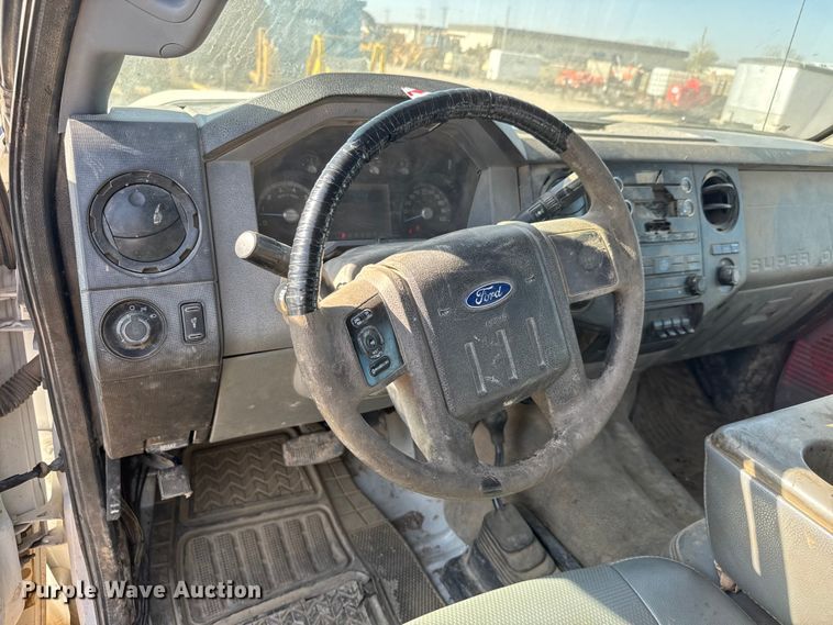 image for item ET1814 2011 Ford F350 Super Duty Ext. Cab flatbed pickup truck