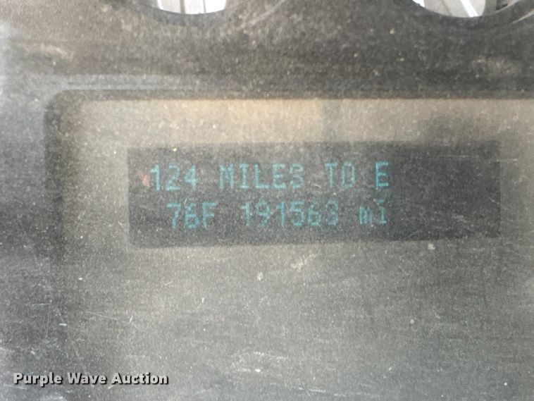 image for item ET1814 2011 Ford F350 Super Duty Ext. Cab flatbed pickup truck