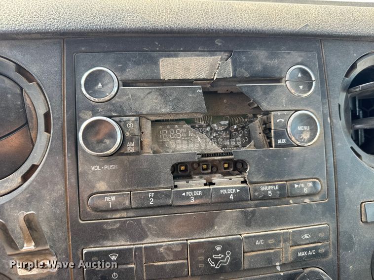 image for item ET1814 2011 Ford F350 Super Duty Ext. Cab flatbed pickup truck