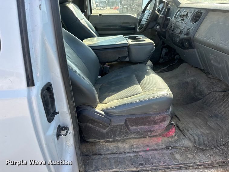 image for item ET1814 2011 Ford F350 Super Duty Ext. Cab flatbed pickup truck